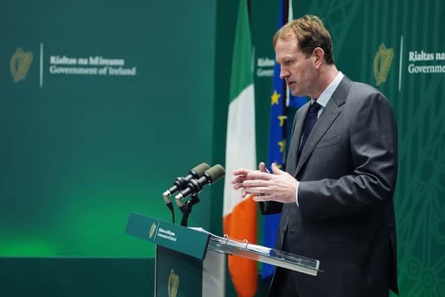 The potential payments could range from 15 euro a week for those earning between 97.01 and 150 euro a week, to 238 euro a week for anyone earning more than 600 euro a week.