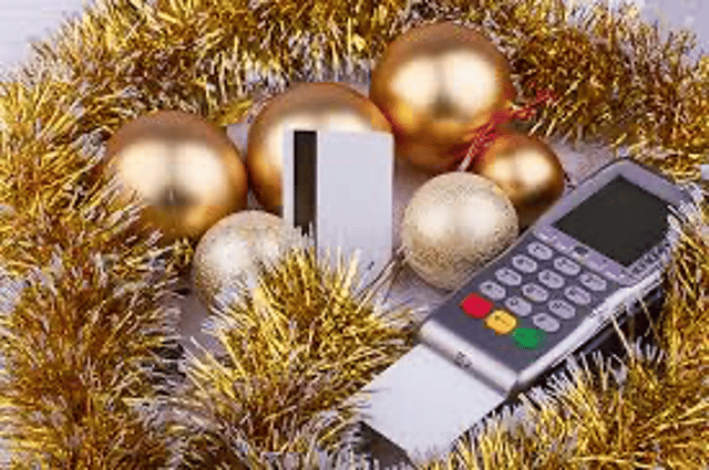 ALERT: Average person spending €1,100 this Christmas but here's the traps to avoid