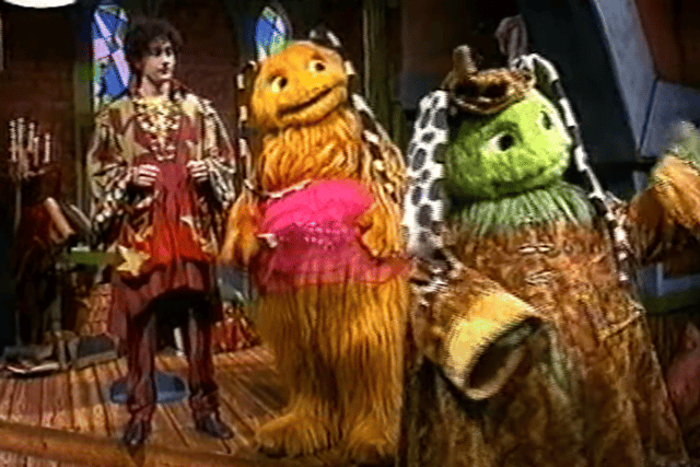 One of our Irish favourites, the Morbegs ran from 1996 to 1998 but wash shown in RTE reruns right up until 2008. Molly and Rossa were a big part of our childhood and taught us the cúpla focal. 