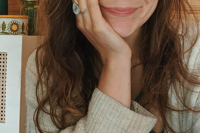 In between travelling and working as a freelance graphic designer, Ellen loves to go hiking and has even started selling decorative maps.