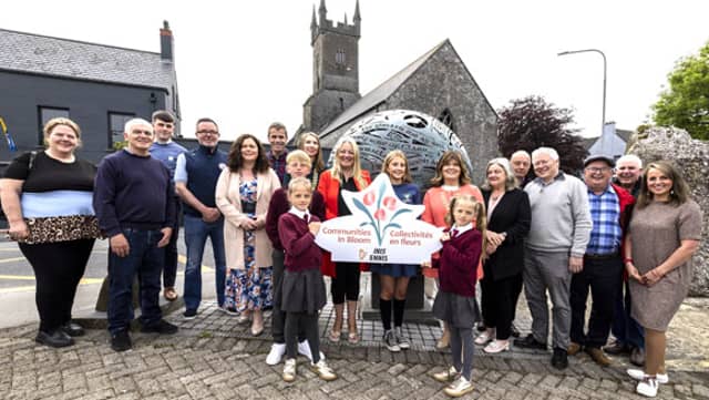 Pictured with the previous mayor of Ennis Municipal District, Cllr Clare Colleran Molloy, are representatives from Ennis Tidy Towns, Ennis Municipal District, and community groups.