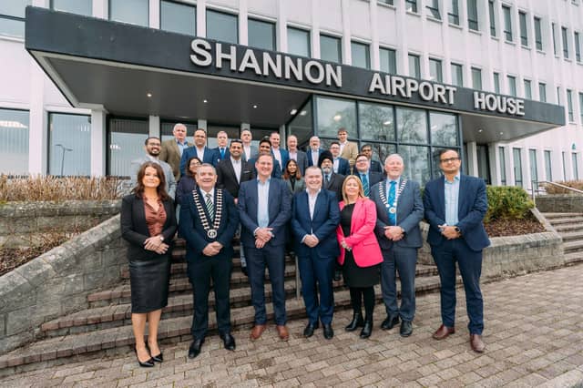 Shannon Chamber president Eoin Gavin pictured with the visiting delegation. The meeting was attended by the Cathaoirligh of Clare and Tipperary County Councils | PICTURE: Eamon Ward