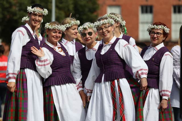 Families were involved in activities from biscuit decoration to wood craft, painting and dancing. There were also stalls selling traditional Ukrainian cuisine.