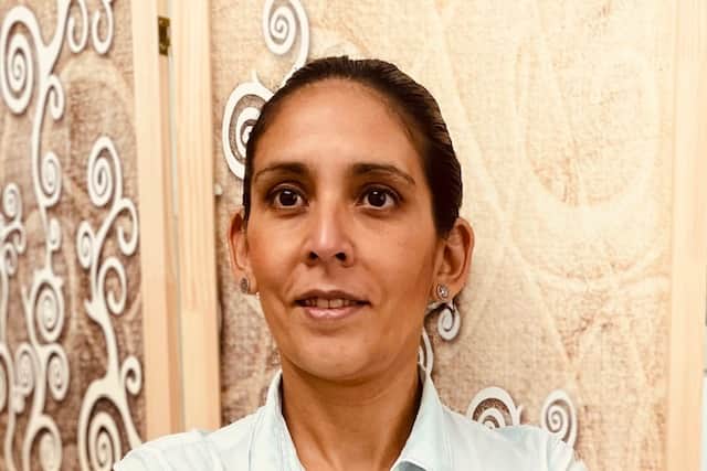 Leslie grew up in a medical and holistic environment as her mother was a GP and Homeopath. Leslie chose to dedicate herself to holistic and complementary therapies, which the world health organization recognizes. 