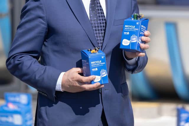 Data across all age groups shows a total of 16% of the population binning and 6% hoarding batteries, while the vast majority who do recycle them, use retailers (47%), recycling centres (17%), WEEE Ireland collection events (16%) and local schools (11%).