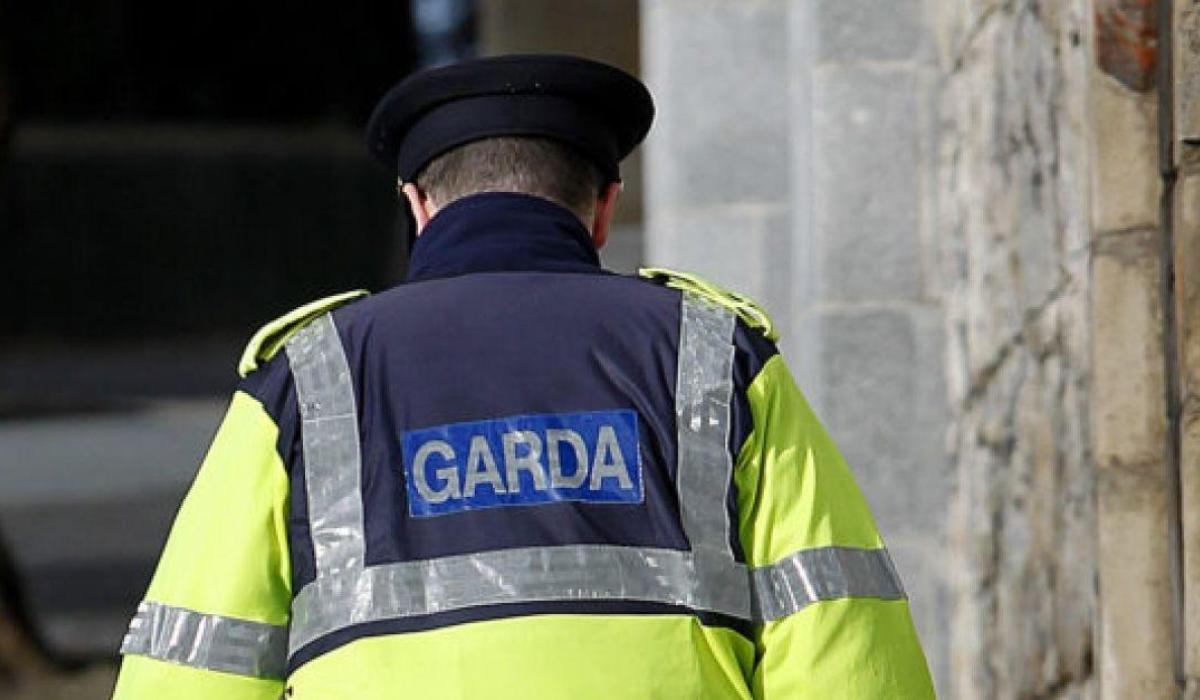Ennis Gardaí seek witnesses following late-night criminal damage incident in housing estate