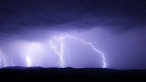 Stormy weather ahead! Met Éireann warns of thunderstorms and spot flooding 