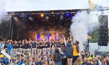 All-Ireland Homecoming: Crowd of 40,000 welcome Clare squad home to Ennis