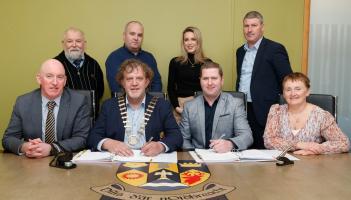 Contracts signed for new age-friendly homes in west Clare town