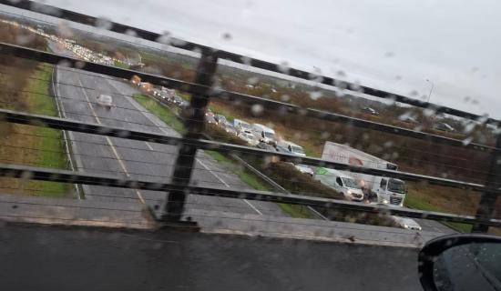 Major traffic delays following two multi-vehicle crashes on Clare motorway