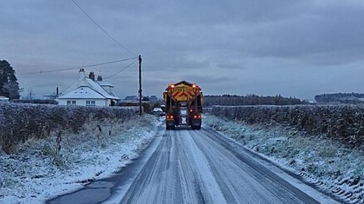 Council workers criticised for &lsquo;stopping short&rsquo; at Clare&ndash;Galway boundary amid safety concerns
