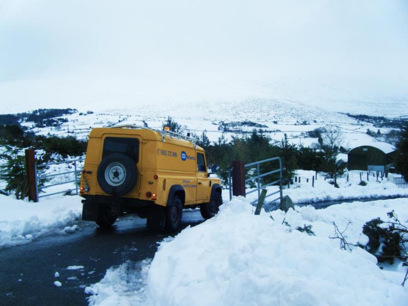 Thousands without power as Ireland wakes up to blanket of snow amid grim weather update