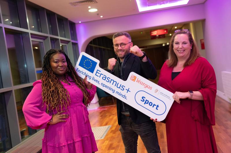 Clare journalist presents Limerick national school with excellence award