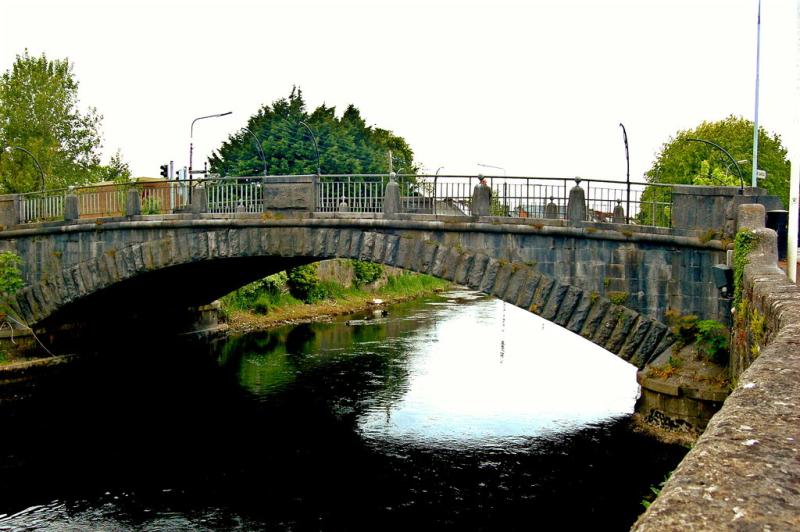 Traffic lights on Ennis bridge out of action for '2-3 weeks'