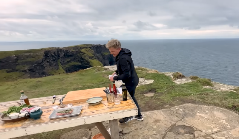 Gordon Ramsey creates perfect 'Irish inspired' lamb sandwich on top of Cliffs of Moher
