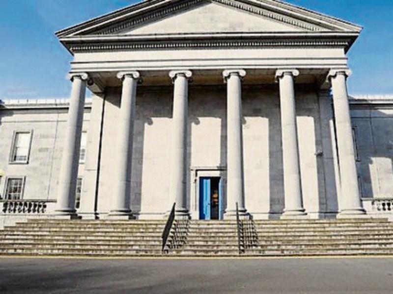 Suspended sentence for man who 'terrorised' and threatened to kill girlfriend in Clare town