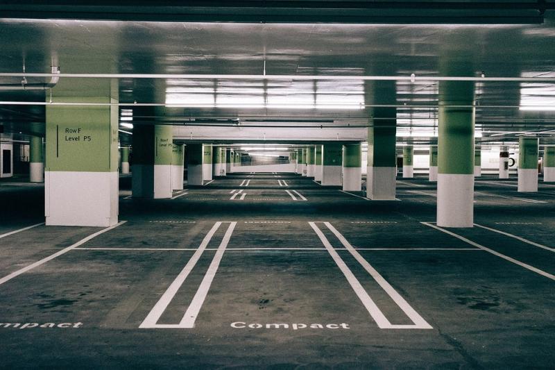Calls for signage to encourage motorists to avail of 'underused' car park in Clare town
