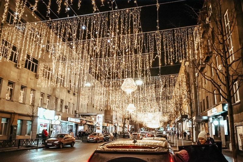 Ennis to shine brighter this festive season after being awarded &euro;15,000 for Christmas lights