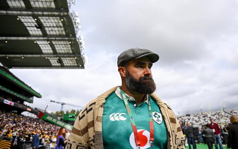 'An absolute honor and privilege': Jason Kelce visits Clare pub to meet Irish storyteller