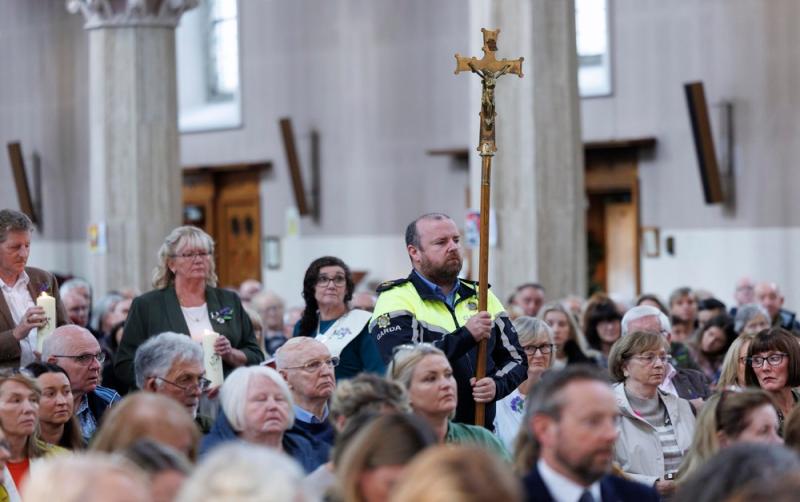 Clare Garda opens procession at Irish Kidney Association's service of remembrance