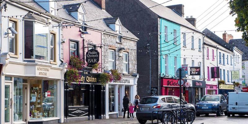 Major construction in popular Clare town to near completion ahead of Christmas celebrations