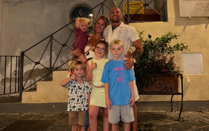 Conor McGregor to marry long-term lover Dee Devlin in The Vatican today