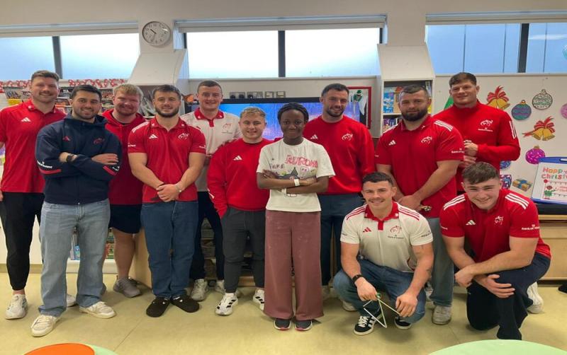 Munster Rugby stars deliver some Christmas cheer with visit to sick children at UHL