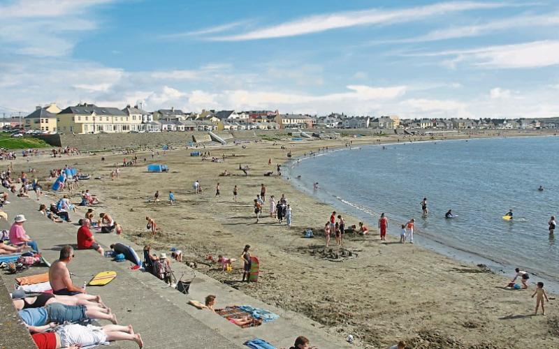 Kilkee businesses criticise Irish Water as beach remains closed