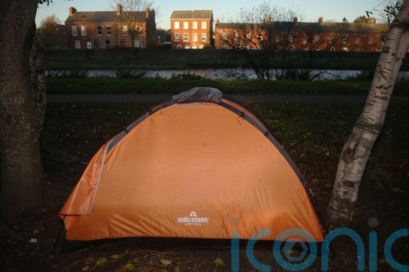 Fall in social housing acquisitions and record high homelessness